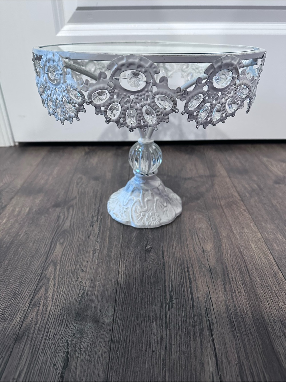 Vintage-Style White Crystal Accent Pedestal Cake Stand